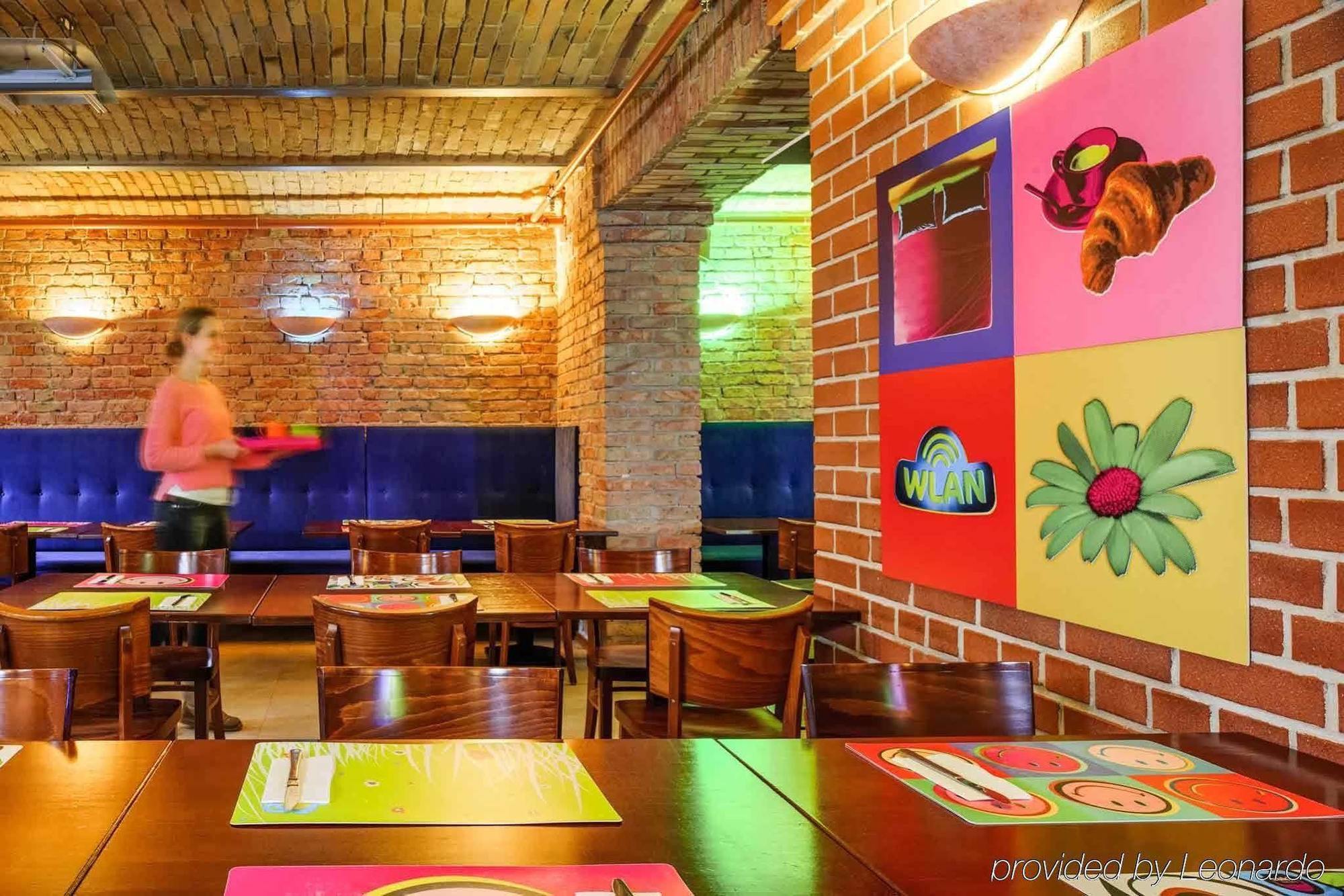 Ibis Styles Berlin City Ost Restaurant photo